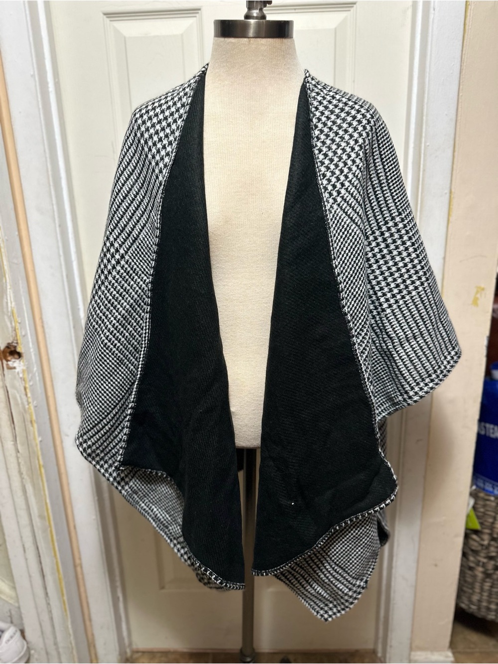 NWT Apt 9 Reversible Poncho Cape Plaid Houndstooth Ruana One Size